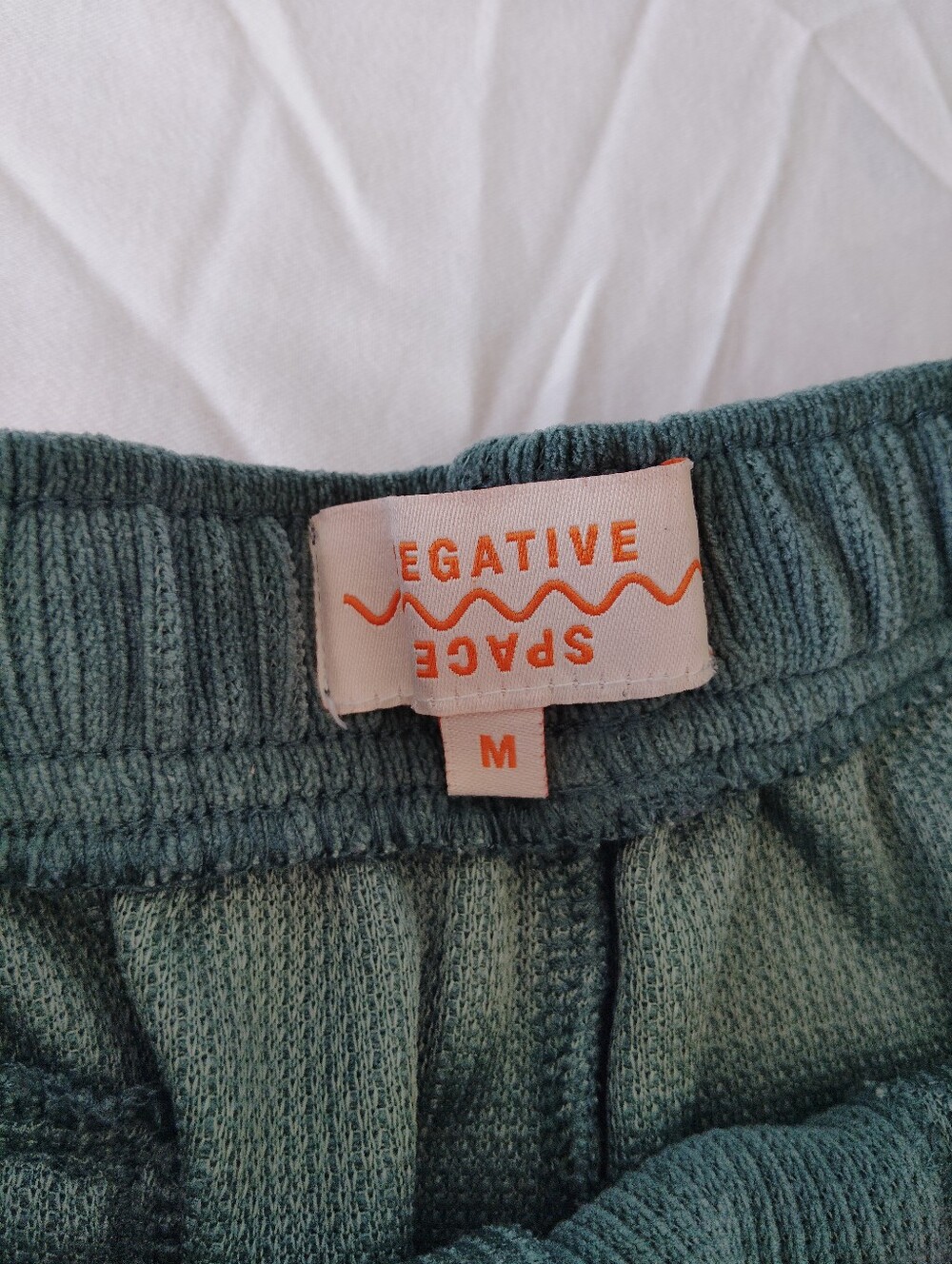 Negative Space Ribbed Drawstring Shorts - Green M - Picture 4 of 6